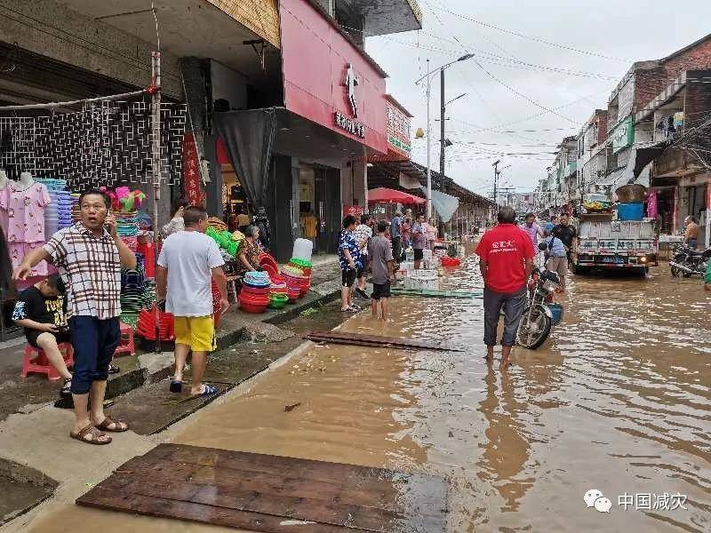 洪涝灾害致湖南永州市江永县桃川镇街道被淹 图片来源:中国减灾微信