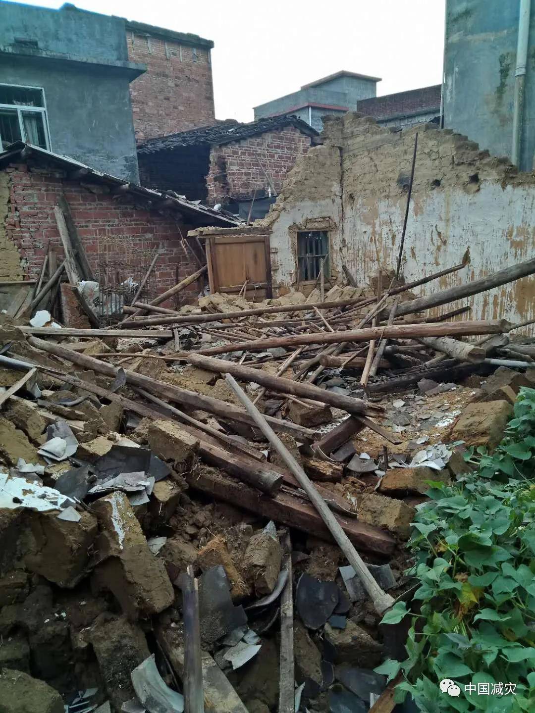 洪涝灾害致广西防城港市防城区房屋倒塌 图片来源:中国减灾微信公众号