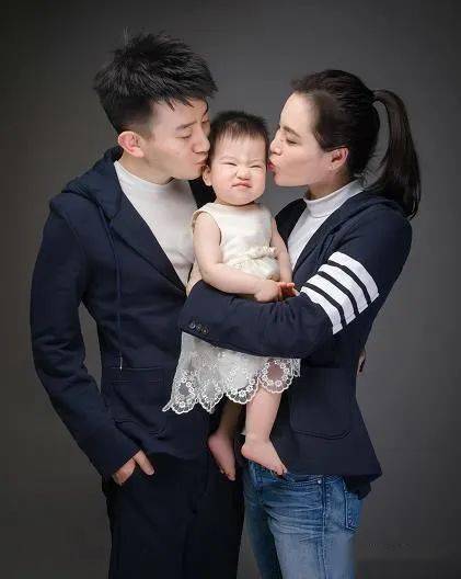吴敏霞：女儿是“情敌”？聊聊冠军妈妈的育儿经