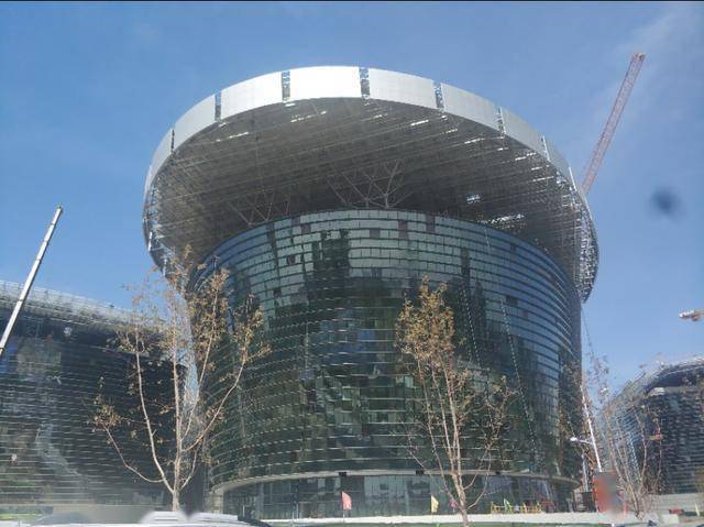 乌鲁木齐今年又一个地标建筑诞生!它就在会展片区!建筑个性十足