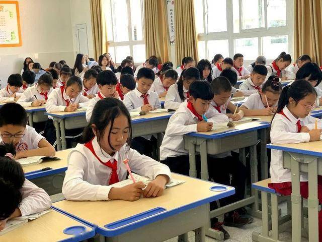 万州区流动人口小学入学_万州区龙沙小学