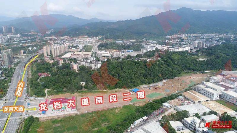 其中一幅为龙岩大道南段二期(兴业路-红肖路)道路工程,为交通运输用地