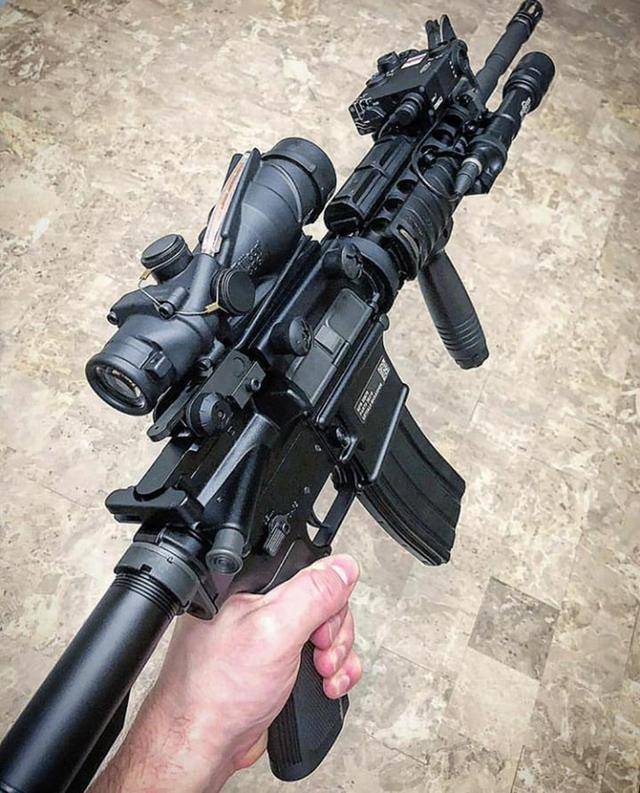 轻武器欣赏,这些枪的大小,给你个参照看看