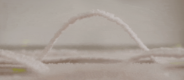 「the sun show」窗帘是一种新型百叶帘,它由4个织布部分组成,织布