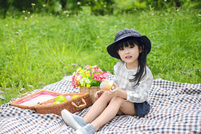 冰点价!2组服装造型 证件照 face照 … 水晶摆台!