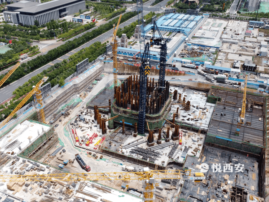 新一代“空中造楼机”诞生,见证西安第一高楼“大国重器”_建筑