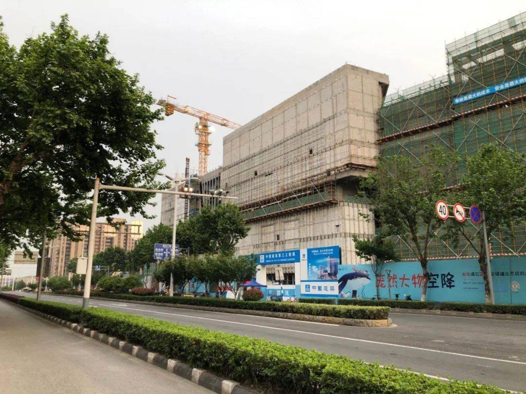大型商业综合体新尧金地广场预计下半年开业,7号线尧化门站的地铁上