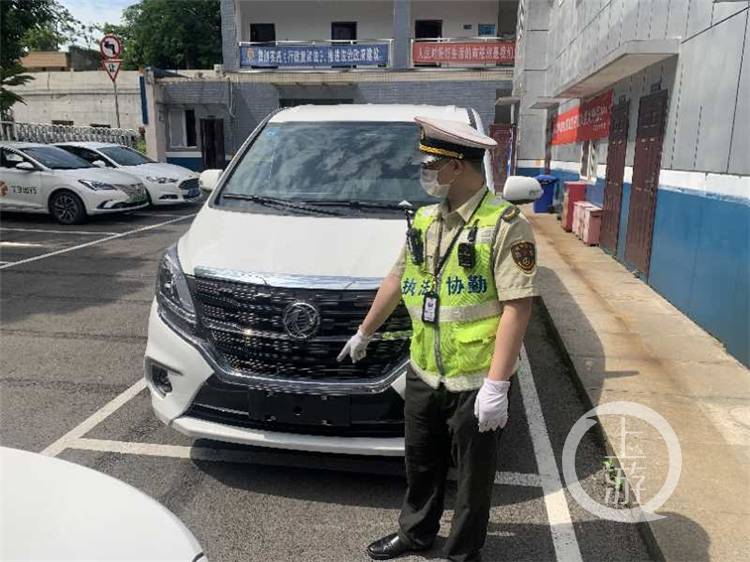 新车变“黑车”!男子提车就去拉客 车被扣还将