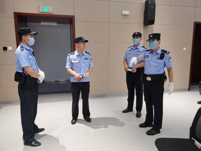 西安雁塔法院司法警察大队圆满完成一起涉黑案件庭审保障任务