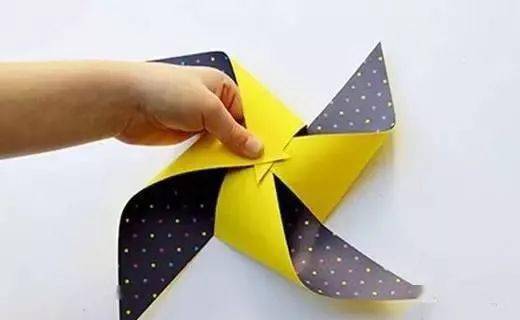 【折纸】两款折纸风车图解教程 简单幼儿风车制作过程
