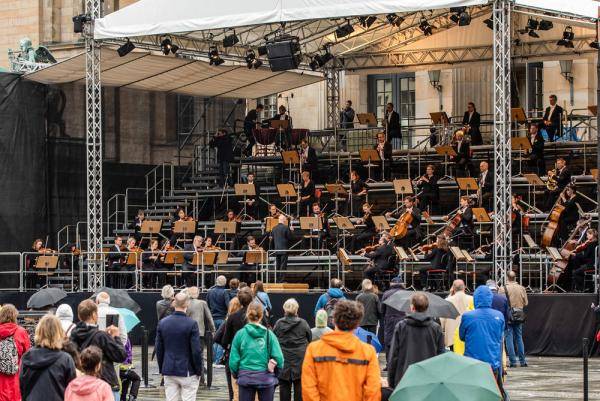 社交|德国：预约“站位”音乐会期间保持社交距离