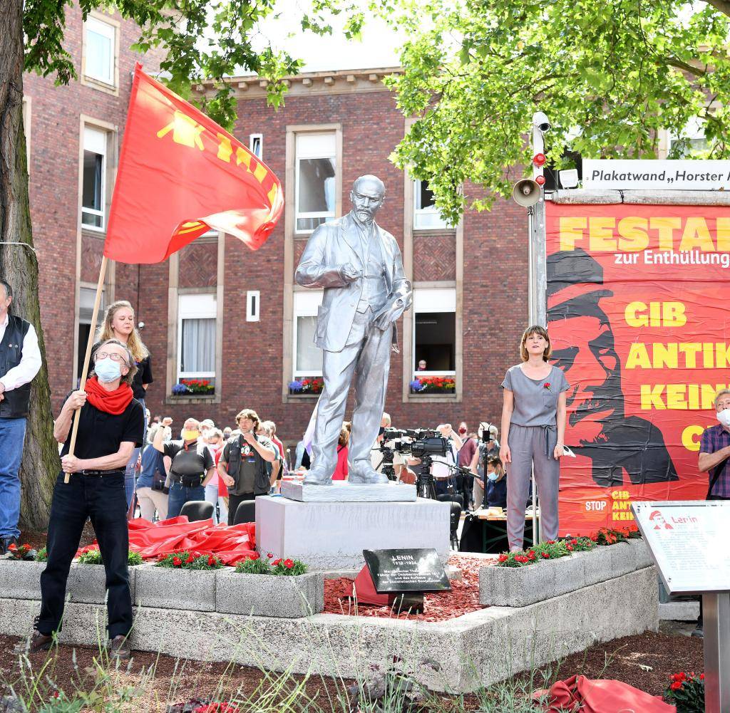 德国|有的倒了，有的立起