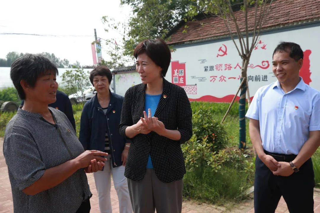 fm877开封市委书记侯红在通许县调研时强调坚持党建引领决胜全面小康