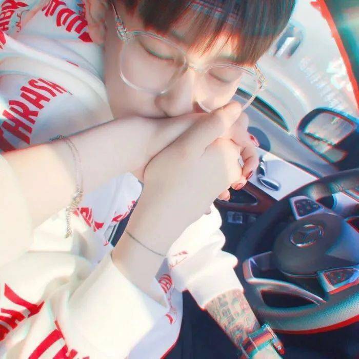 情侣头像 | 爱不如宠,宠不如懂