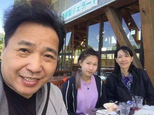 期待！TVB金牌绿叶离巢后首次挑战真人秀，身形