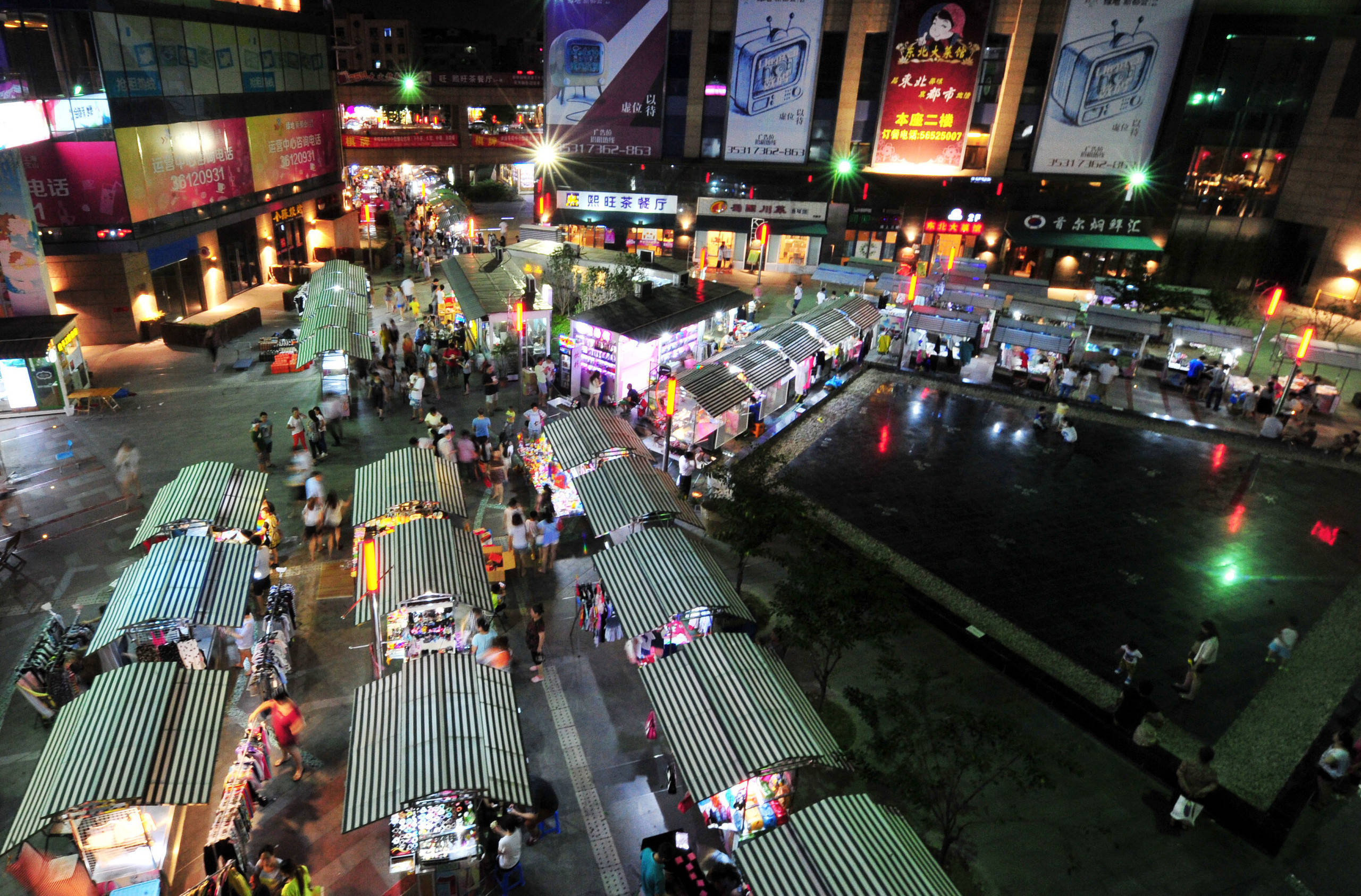 临汾路彭浦夜市是整治力度最大的夜市之一.