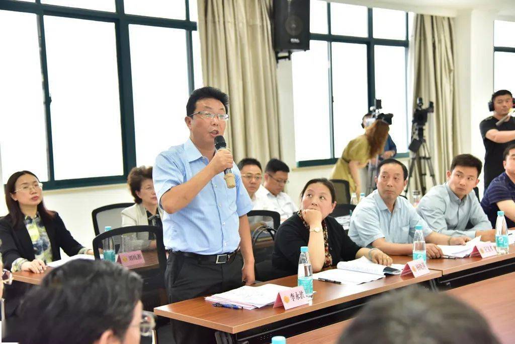 副市长吴本辉,市政协副主席潘道津,吕拔生,孙长春,沈洪清,姜友新