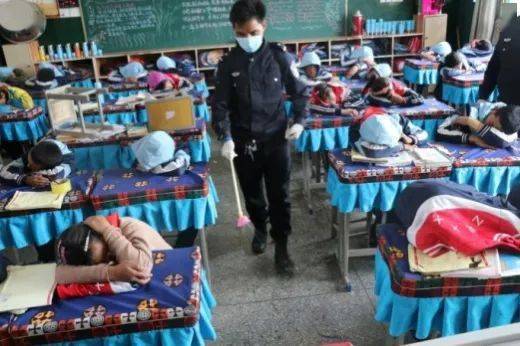 隆尔乡人口_明日方舟史尔特尔图片(2)