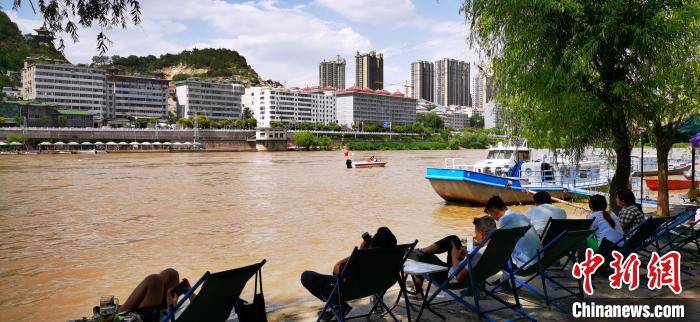 (组图)黄河兰州段汛期警戒水位回落 水上项目恢复运营