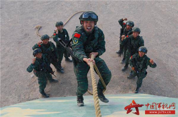 只为打胜仗!武警新疆总队某特战支队积极开展实战化军事训练