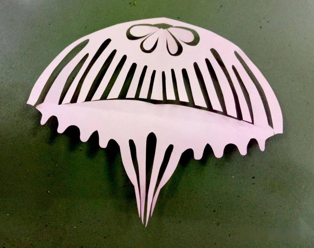 【零基础学剪纸】水母——秦慧老师脱稿剪纸教程(22)