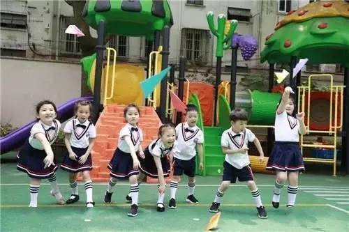 幼儿园毕业照的正确姿势,太好看了!