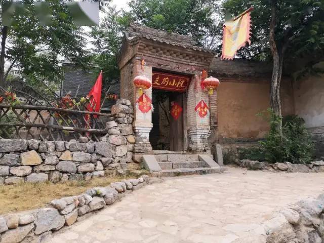 傅山奇境景观段串联着 中华傅山园,窦大夫祠,土堂村等多个节点,这里