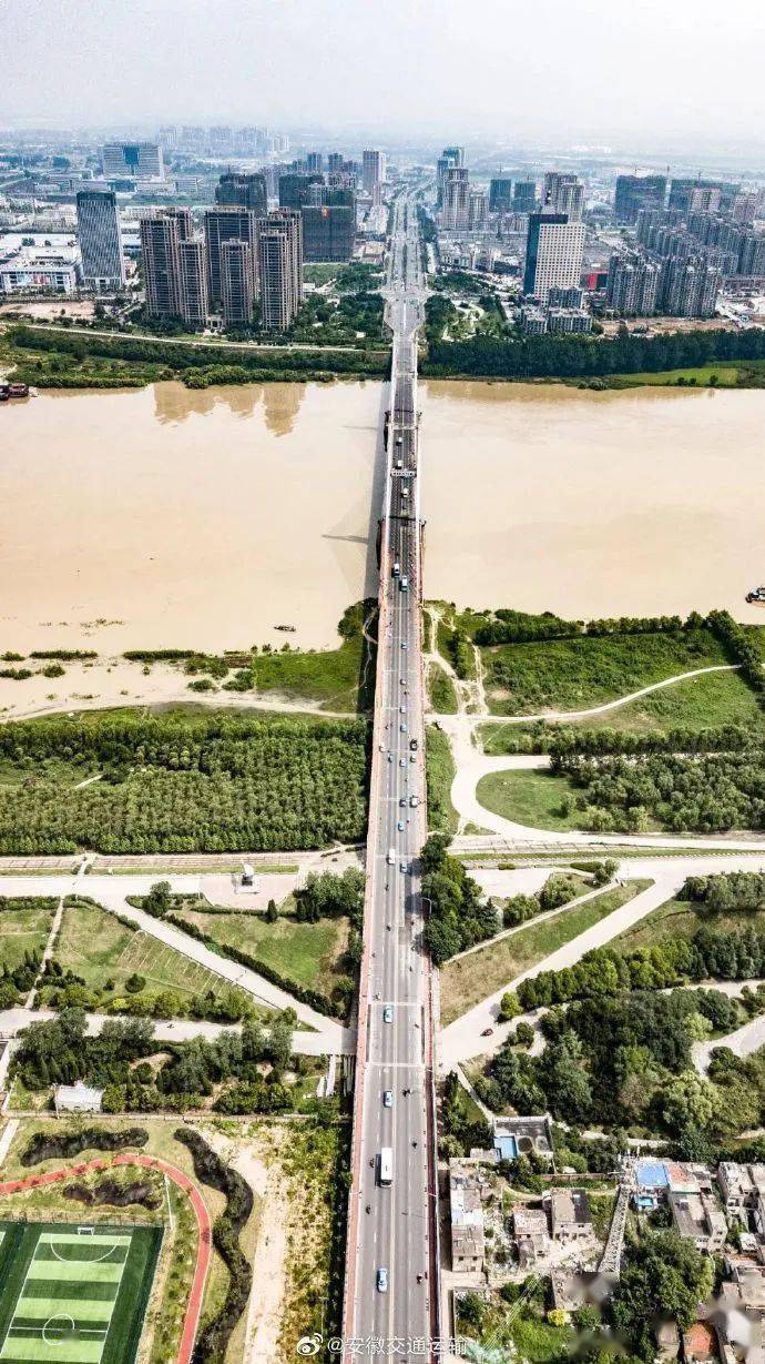蚌埠解放路淮河大桥加固施工新进展:沥青铺装工序全部