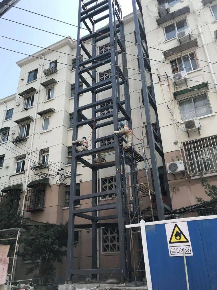 都说加装电梯难,普陀这个老旧小区却能成功装上3台?秘诀是
