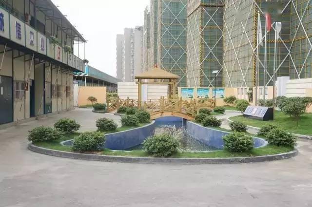 这工地肯定是女项目经理干的 ...