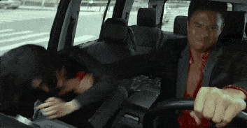 搞笑Gif:妹子你的骨骼太软了吧