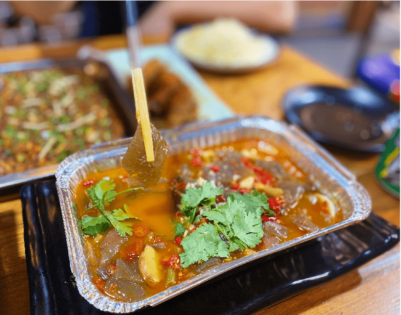 还有 锡纸烤粉丝,烤大茄 , 蛋炒饭