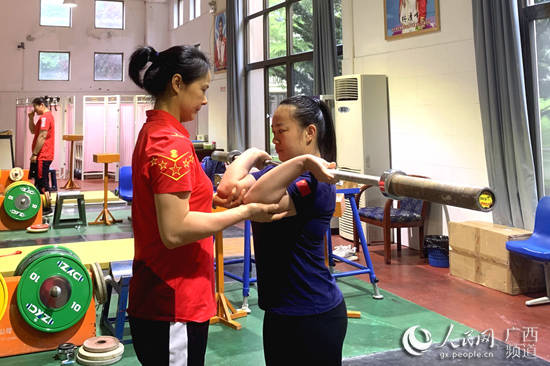 邓惠洁|广西女子举重运动员蒋惠花入选新一期国家举重队