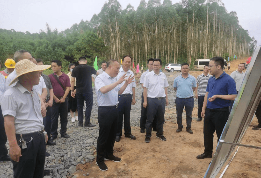 华旭初要求相关部门要高度重视,认真落实各项工作任务,强化工作措施