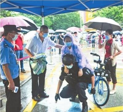 考点|考场外那些感人瞬间