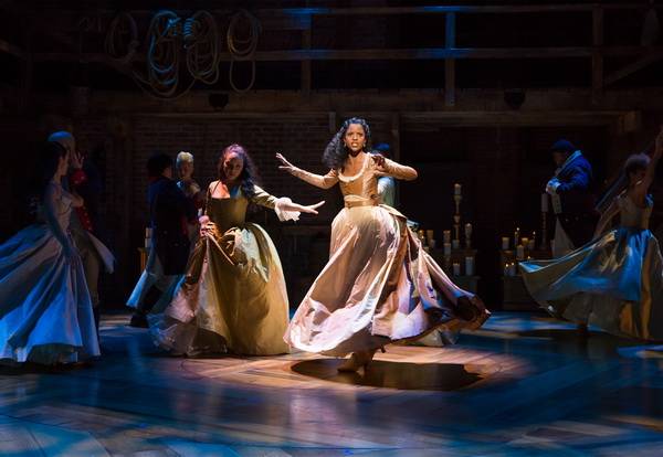 汉密尔顿|《汉密尔顿》：一部伟大的音乐剧，终于飞入寻常百姓家