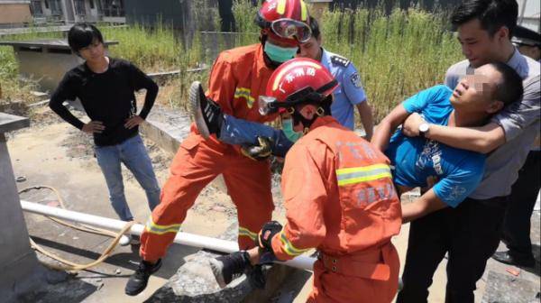 救援|险！男子高温天欲跳楼轻生 一不小心热晕在楼顶