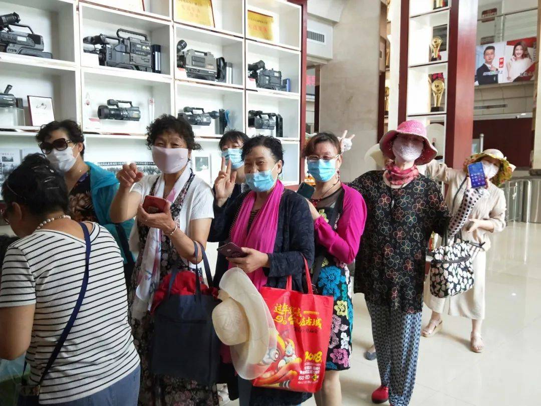 栏目|《老爸老妈的美好生活》顺利开播，惊喜不断！