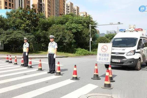 和孚大桥|交警紧急护送，开考前3分钟将考生顺利送达考场