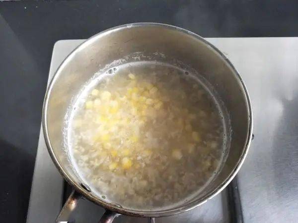 牛奶|香甜可口，营养能量足，越吃越健康早餐喝一碗