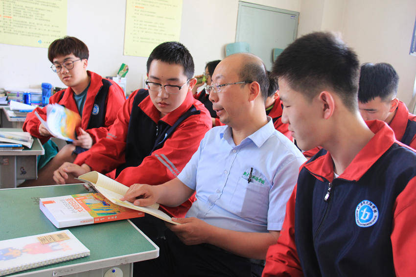 质疑|山西一中学校长第10次参加高考，回应质疑：目的是指导教育改革，客观也宣传了学校