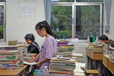 老师|洪涝中的歙县高考