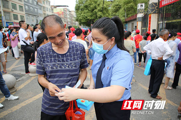 诈骗|常宁检察官赶赴各高考考点 给家长和考生上“防诈骗”课