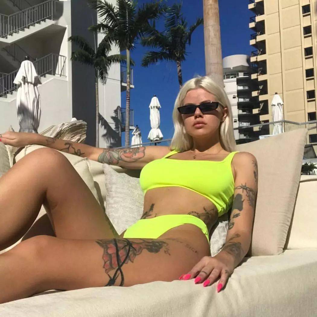 Esther|身材不输卡戴珊的华裔女鞋头，连Kylie、A妹都抢着帮她带货！