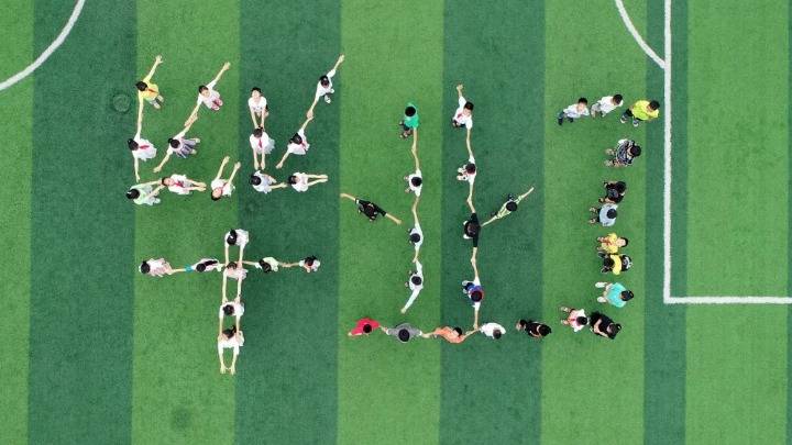 涟源|湖南涟源：小学生创意毕业照 定格童年美好时光