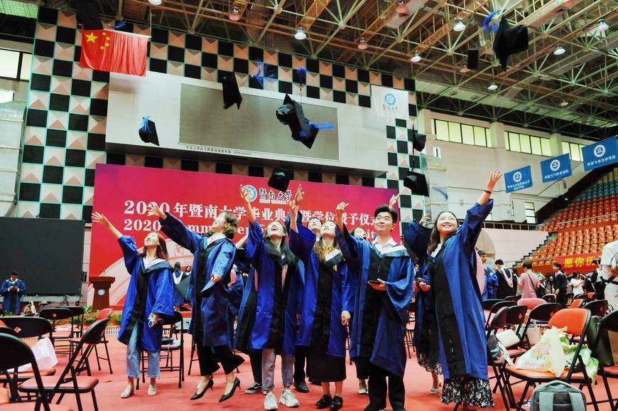 云聚|“隔屏不隔爱”！大学生“云聚”毕业典礼说再见