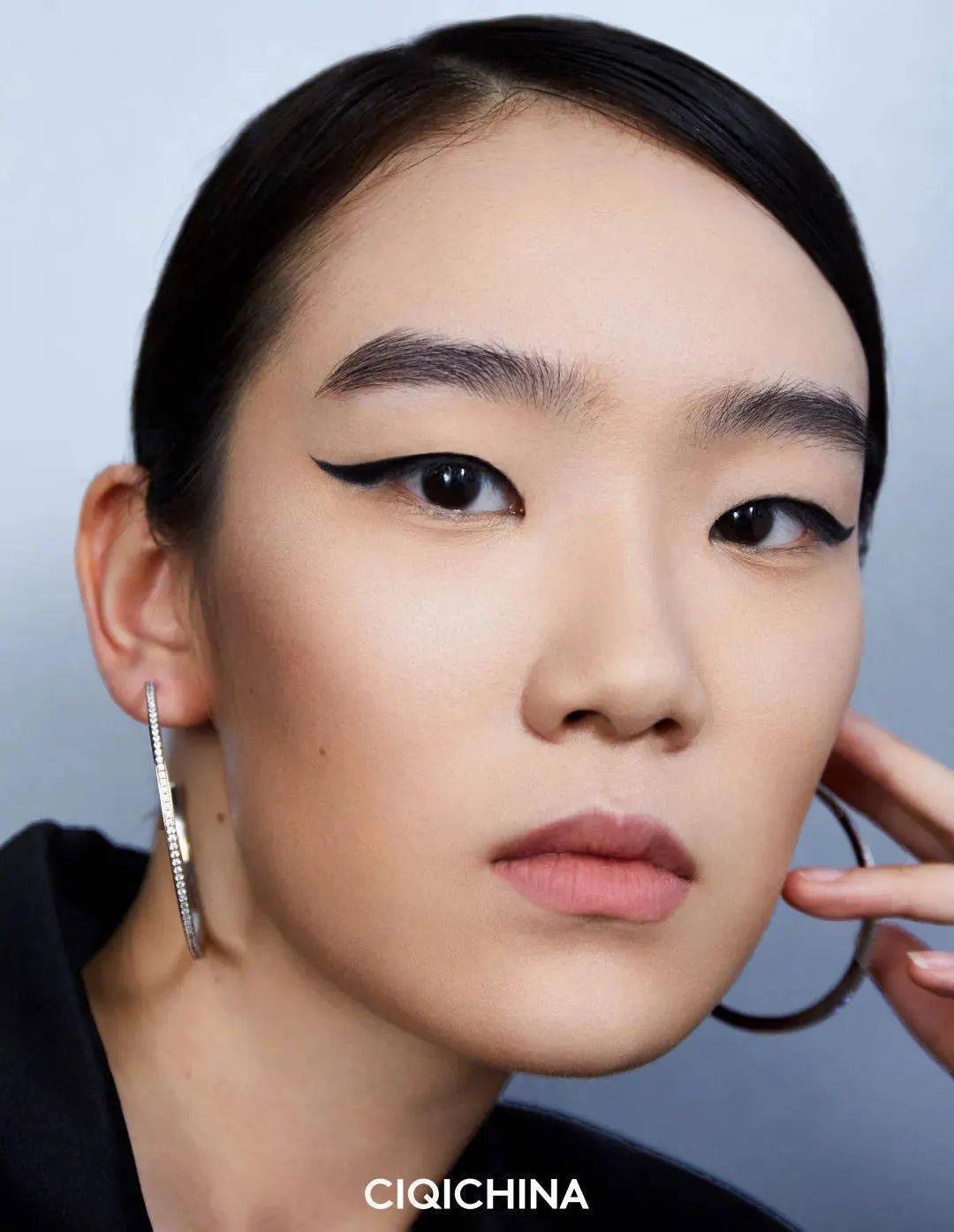 白姗|李泽懿&白姗最新大片来袭！是时候领略下东方宾利家仙女模特的魅力了...