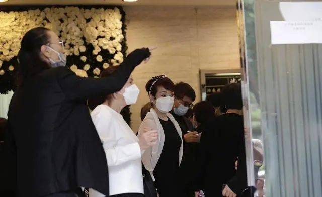 一路走好！众艺人公祭澳门赌王，TVB大姐大回忆