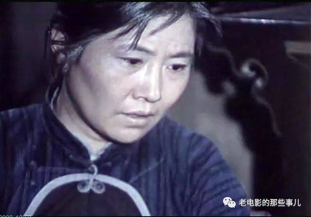表演|60年代女星吴文华，美丽而温婉，《南海潮》主演