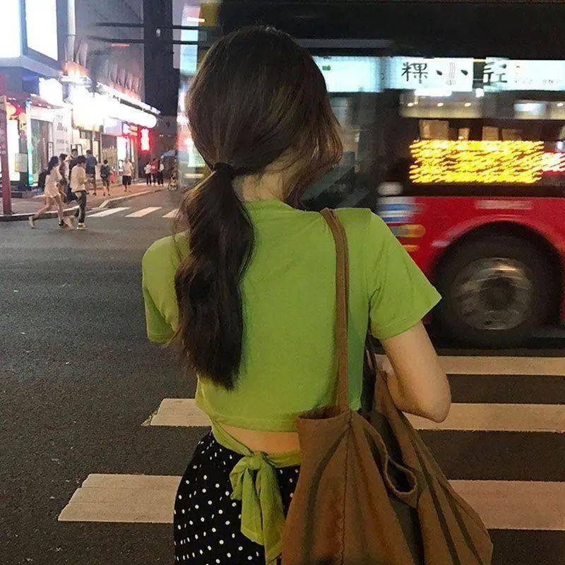 如何全身白学生党 b7118d6eb30e4270b1736f9acafb15fe.jpeg